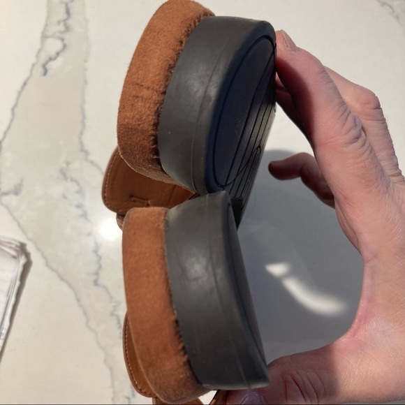 RALPH LAUREN RLR Sz 6 Leather Metal Embellishment Thong Comfort Slide Sandals - Picture 8 of 9